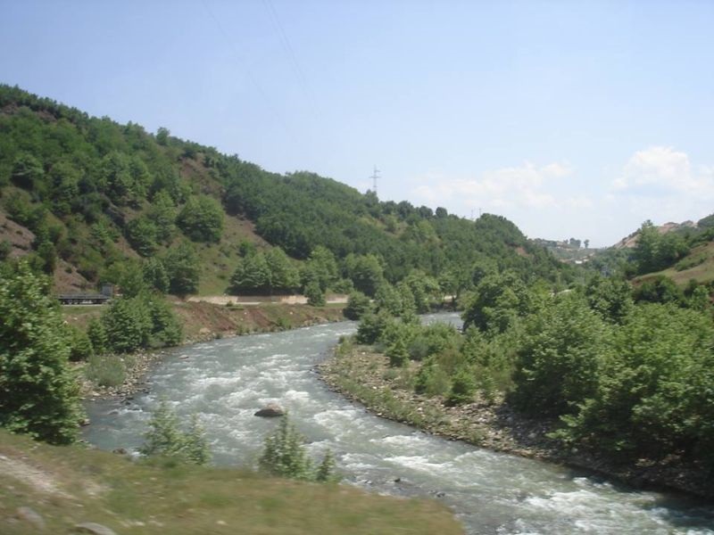 Хидроцентралите во Албанија почнаа со испуштање на вода