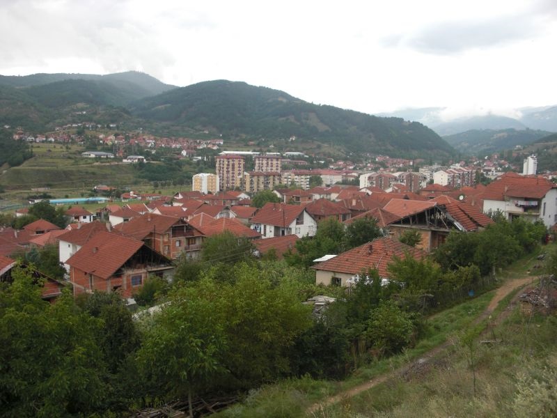 Се чистат оџаци на згради во Македонска Каменица