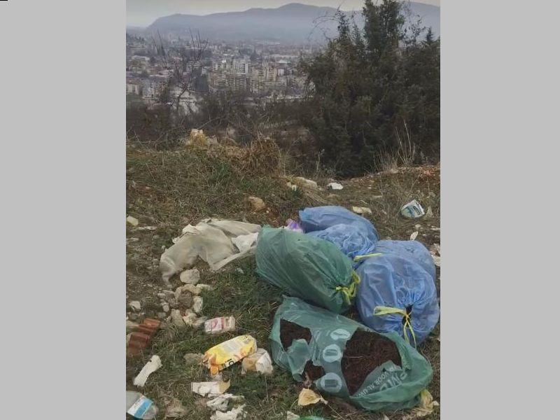 Видео: Галичица затрупана со ѓубре