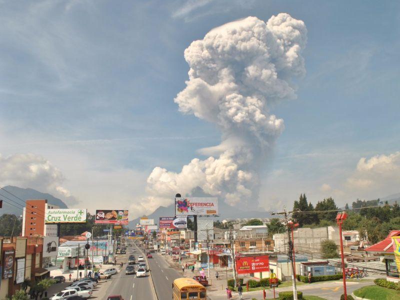 Јужно Мексико покриено со пепел од вулкан на Гватемала
