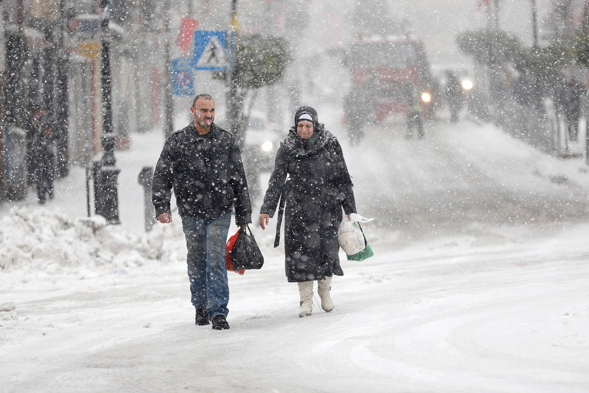 Снежно невреме ја блокира северна Турција