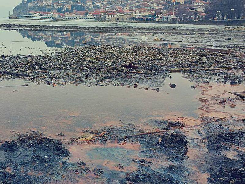 Охрид СОС: Езерото загадено со прегорени масла