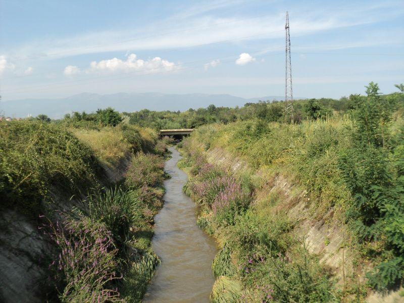 Водостопанство ги чисти речните корита и каналите
