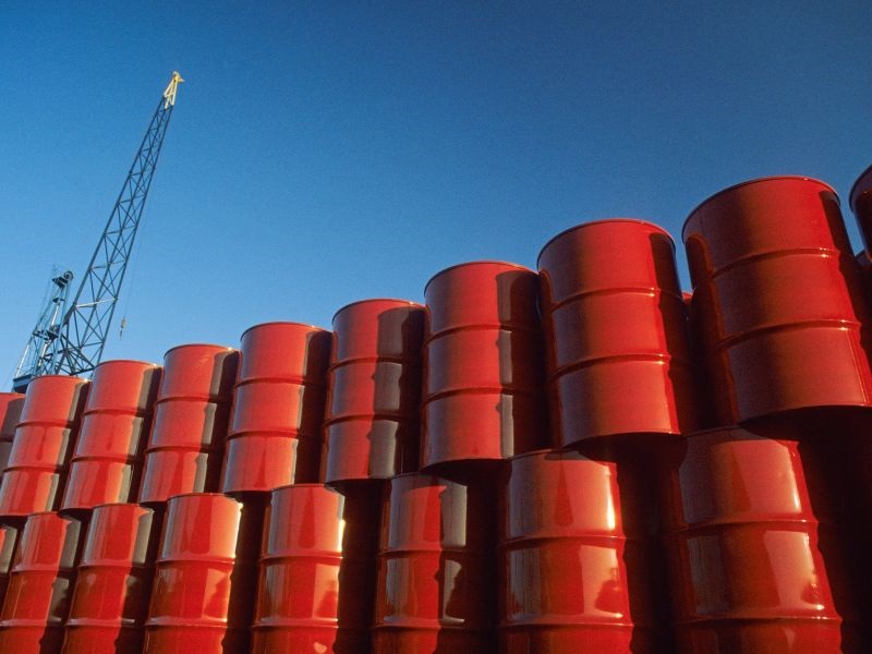Освен ОПЕК и други земји ќе го намалат производството на нафта