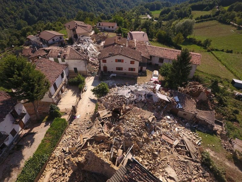 Земјотрес од 6,6 ја погоди централна и јужна Италија