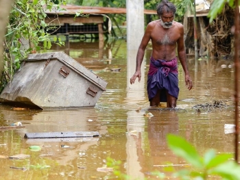 Над 90 загинати во поплави во Шри Ланка